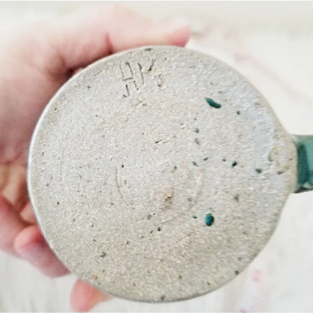 Pottery mug